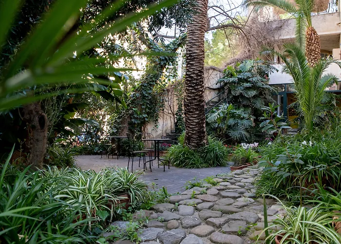 Lirma تْشيفالو