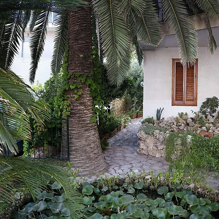 Bed & Breakfast Lirma 4*